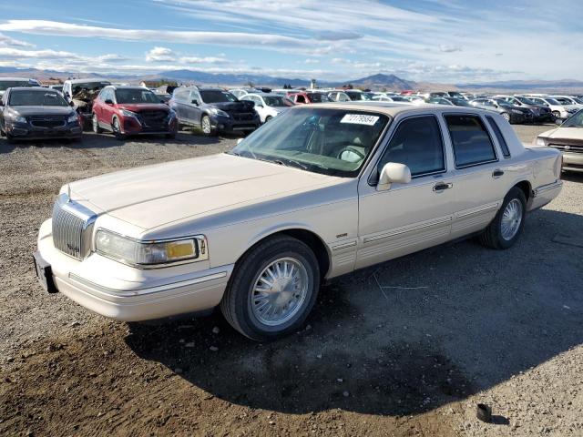  Salvage Lincoln Towncar