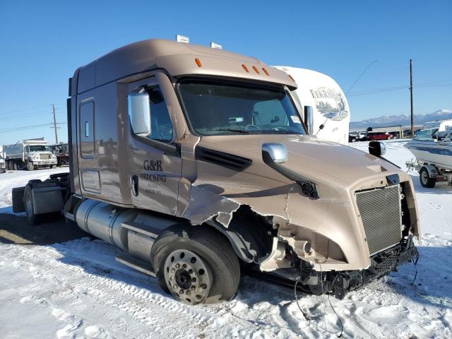  Salvage Freightliner Cascadia 1