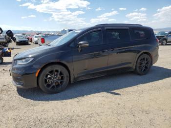  Salvage Chrysler Pacifica