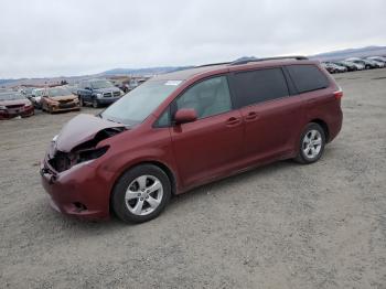  Salvage Toyota Sienna