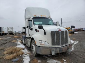  Salvage Peterbilt 579