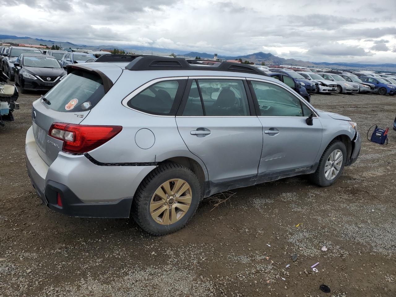 Subaru Outback 2.5i Image 9