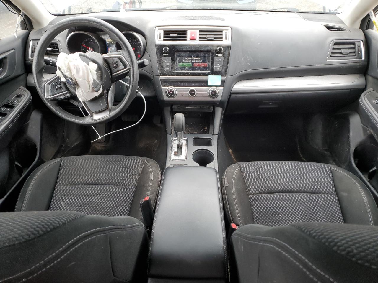 Subaru Outback 2.5i Image 6