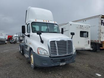  Salvage Freightliner Cascadia 1