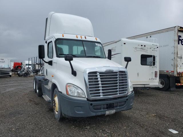 Salvage Freightliner Cascadia 1