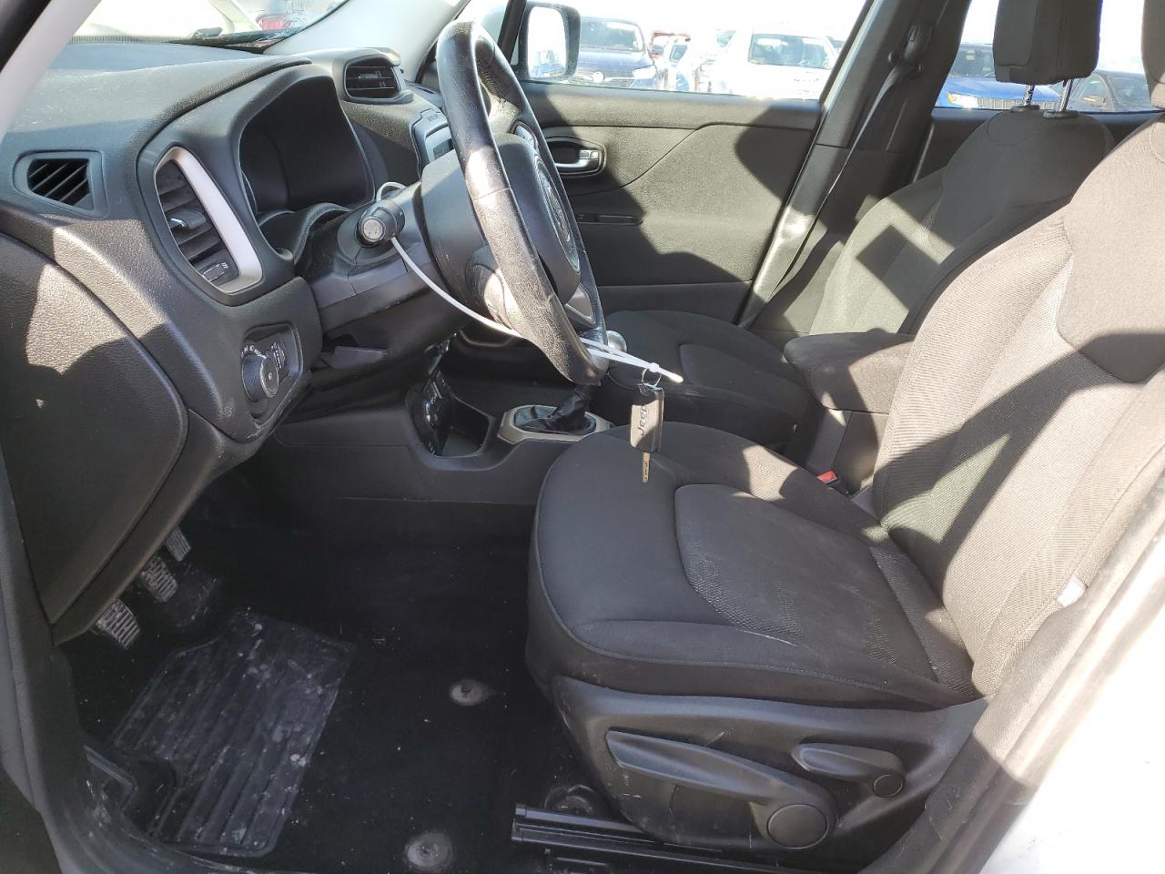 Jeep Renegade Latitude Image 10