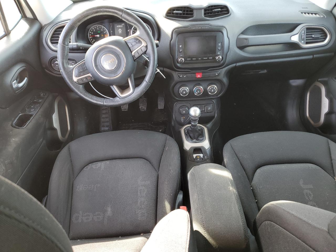Jeep Renegade Latitude Image 7