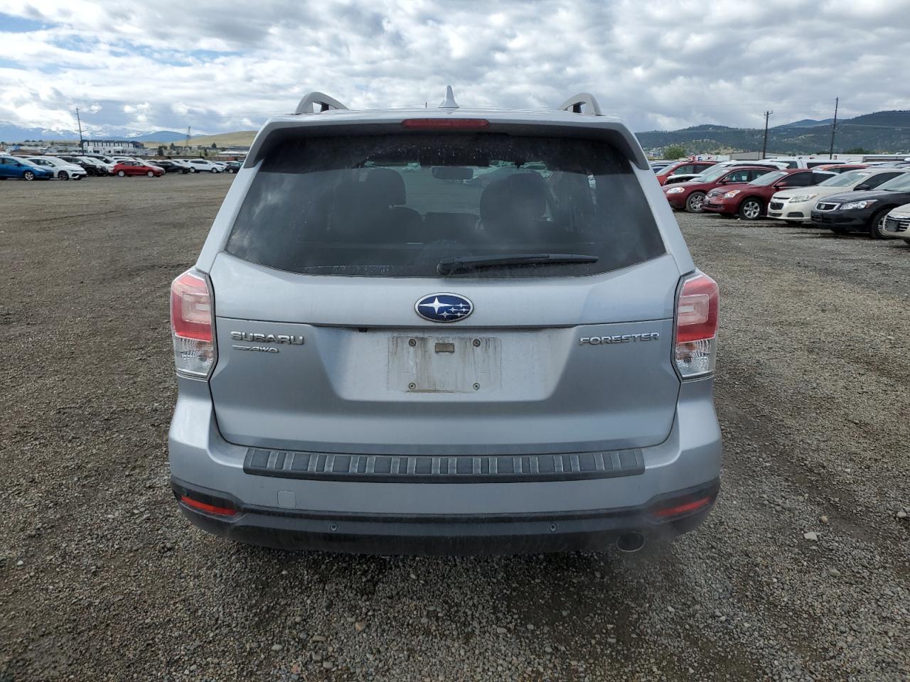 Subaru Forester 2.5i Touring Image 2