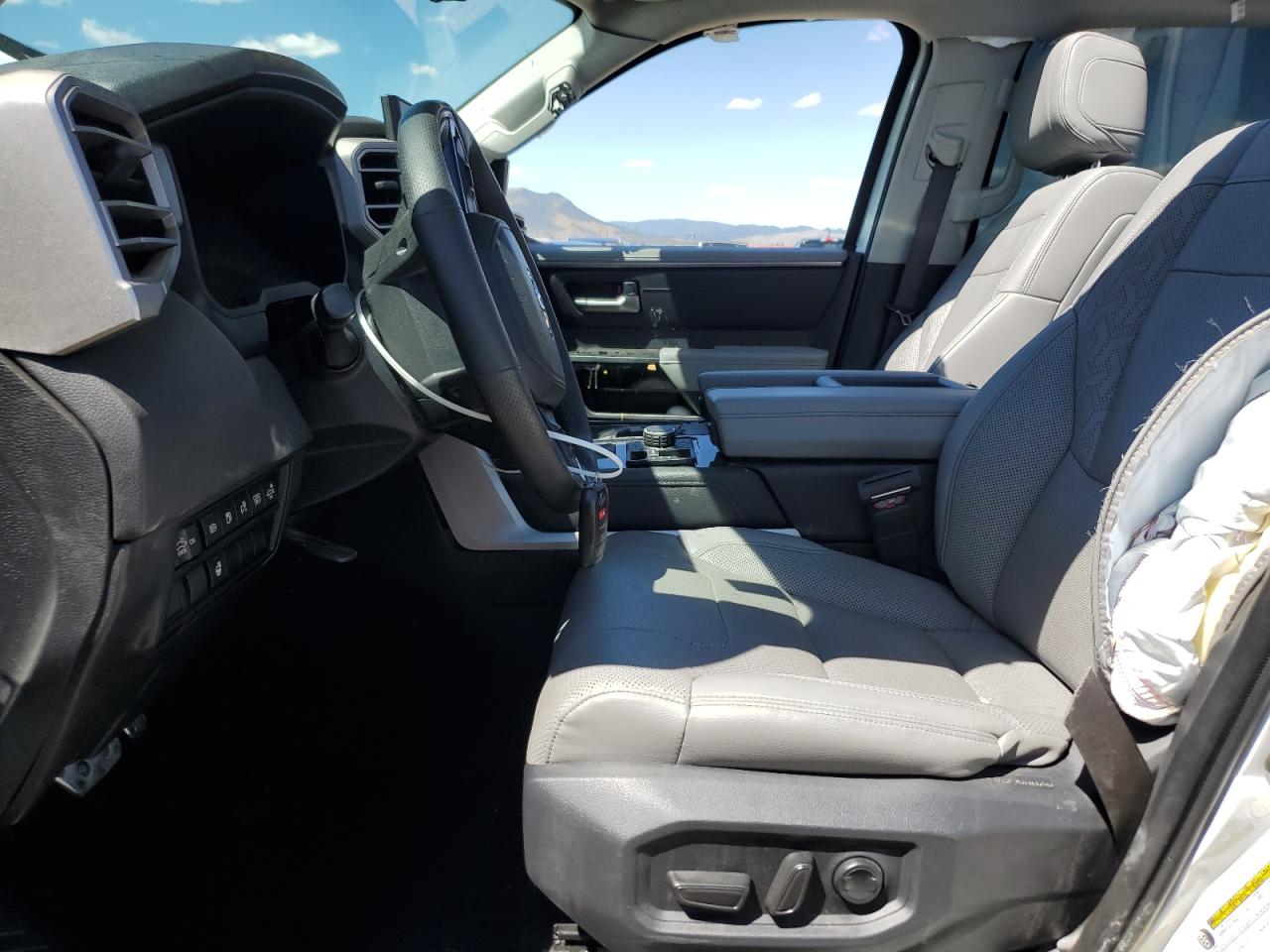 Toyota Tundra Crewmax Limited Image 9