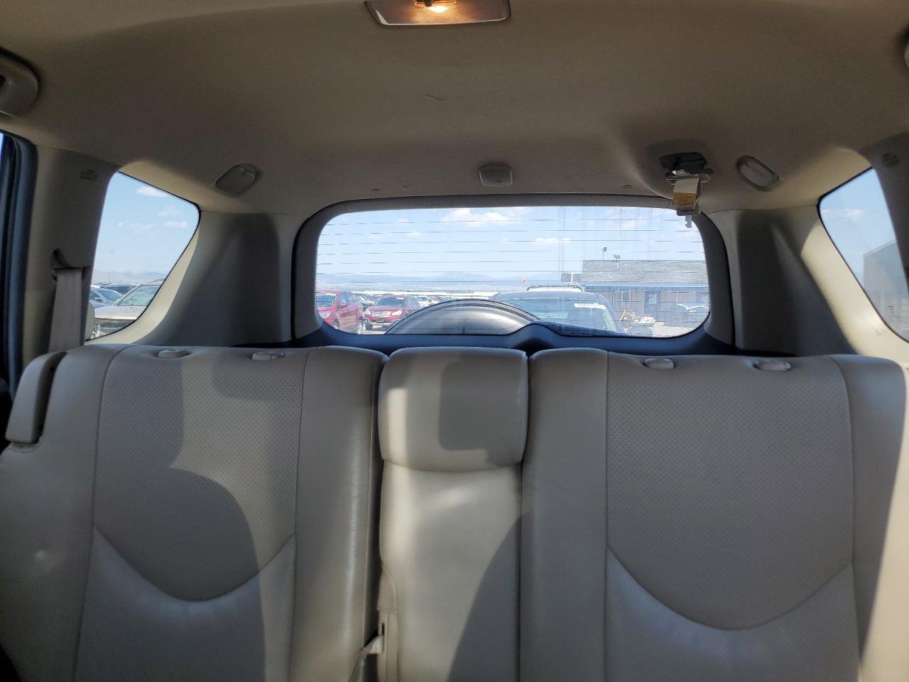 Toyota RAV4 Limited Image 13