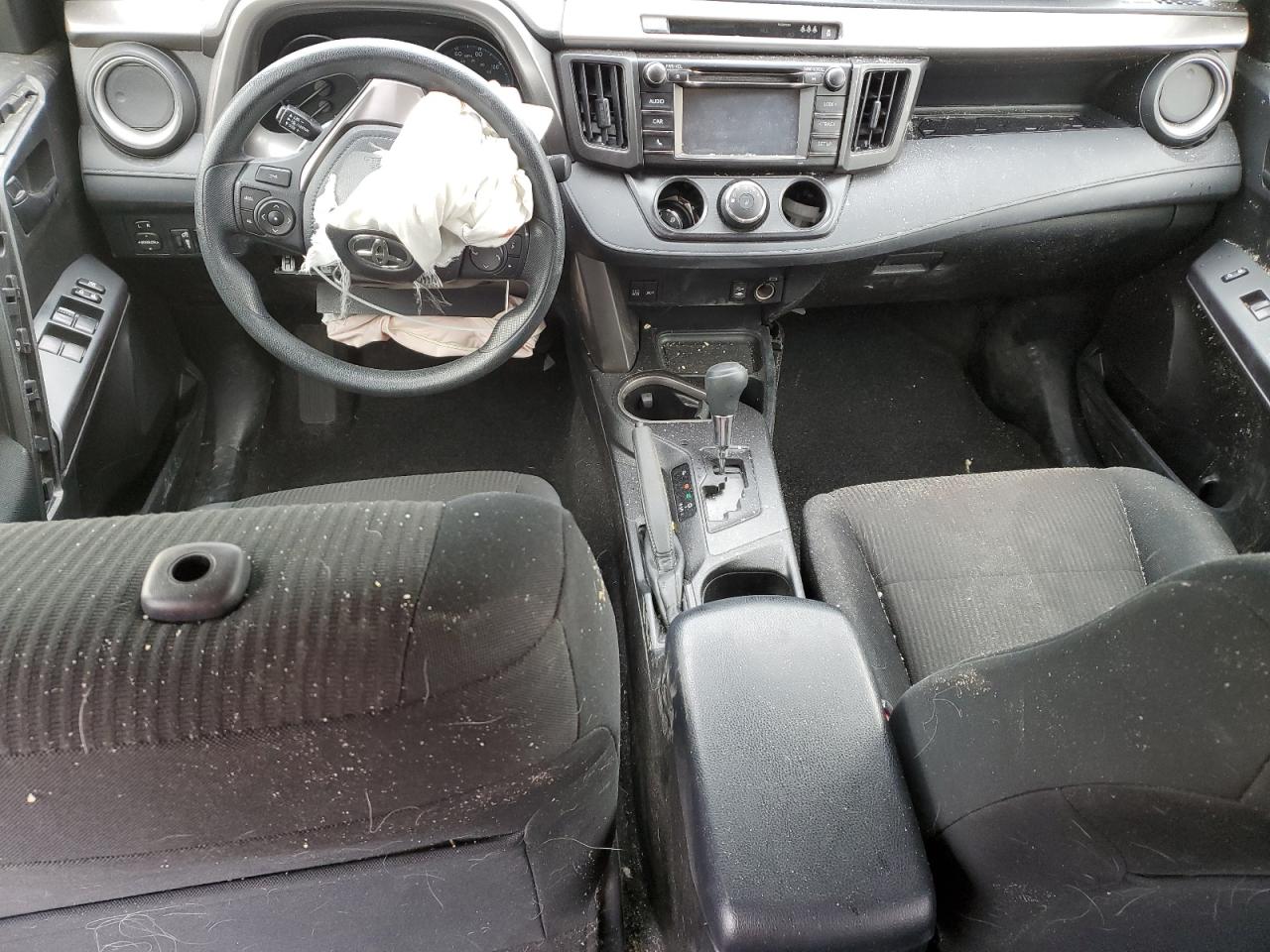 Toyota RAV4 Le Image 9