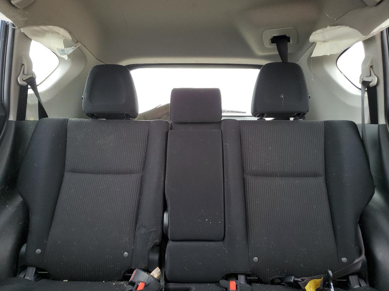 Toyota RAV4 Le Image 8