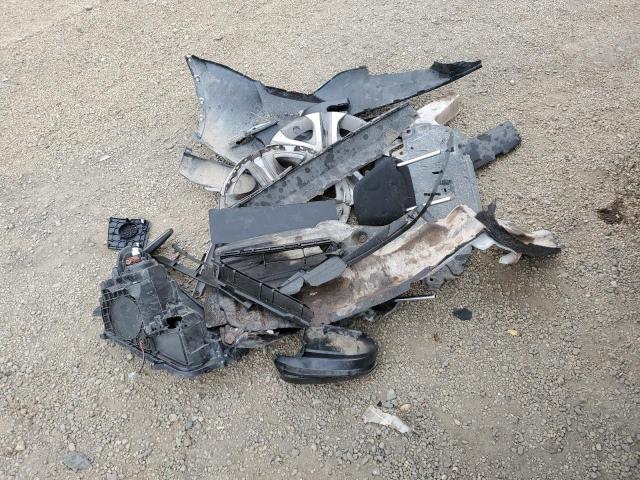 Toyota RAV4 Le Image 14