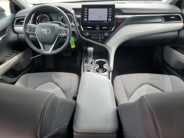 Toyota Camry Le Image 9