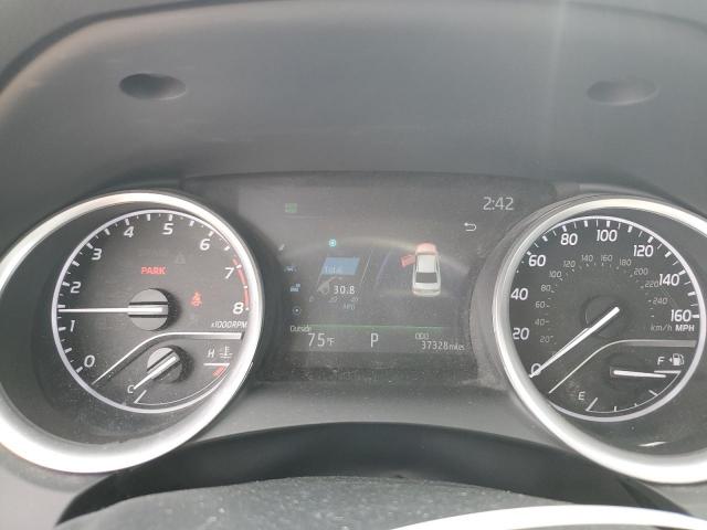 Toyota Camry Le Image 10