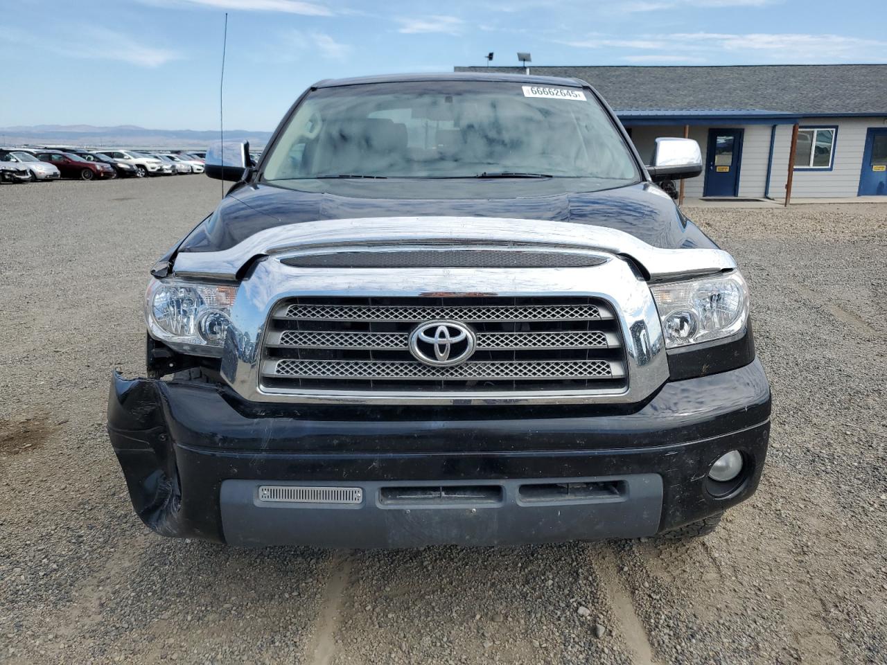 Toyota Tundra Crewmax Limited Image 8