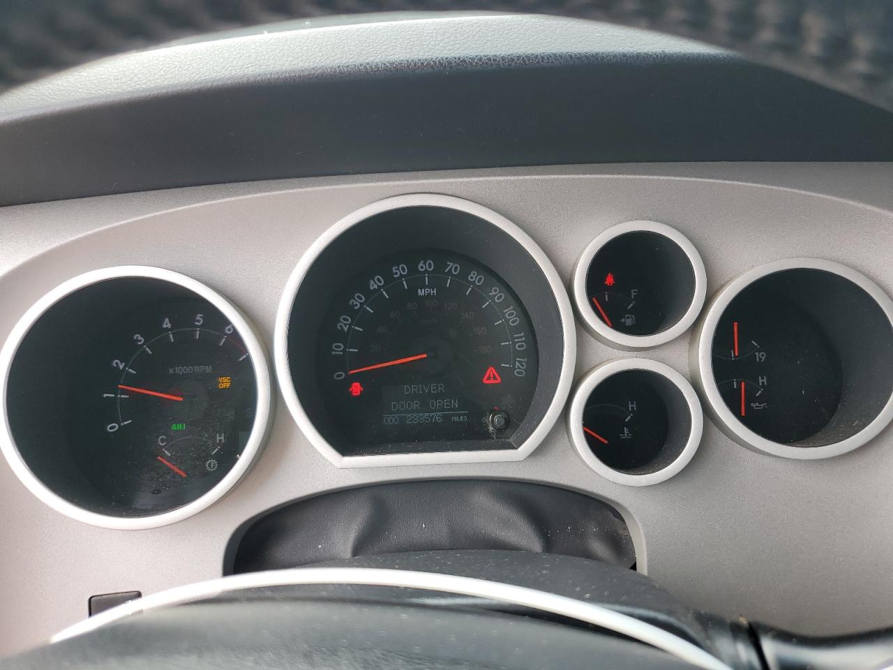 Toyota Tundra Crewmax Limited Image 5