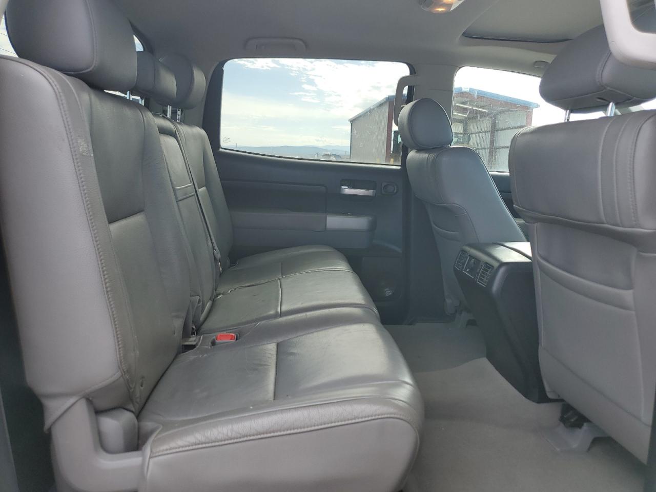 Toyota Tundra Crewmax Limited Image 6