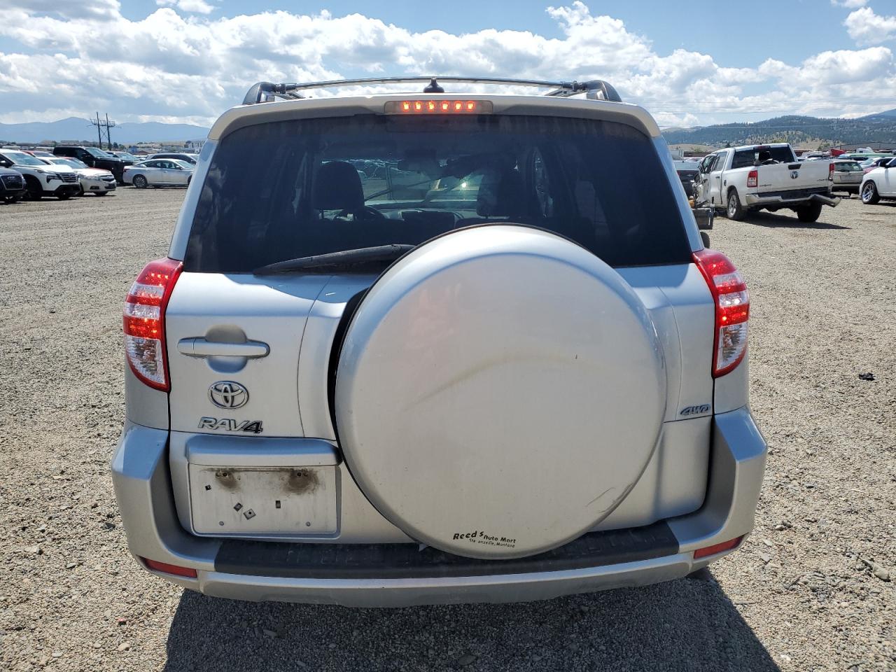 Toyota RAV4 Image 2