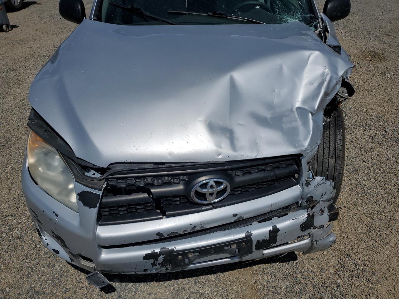 Toyota RAV4 Image 11