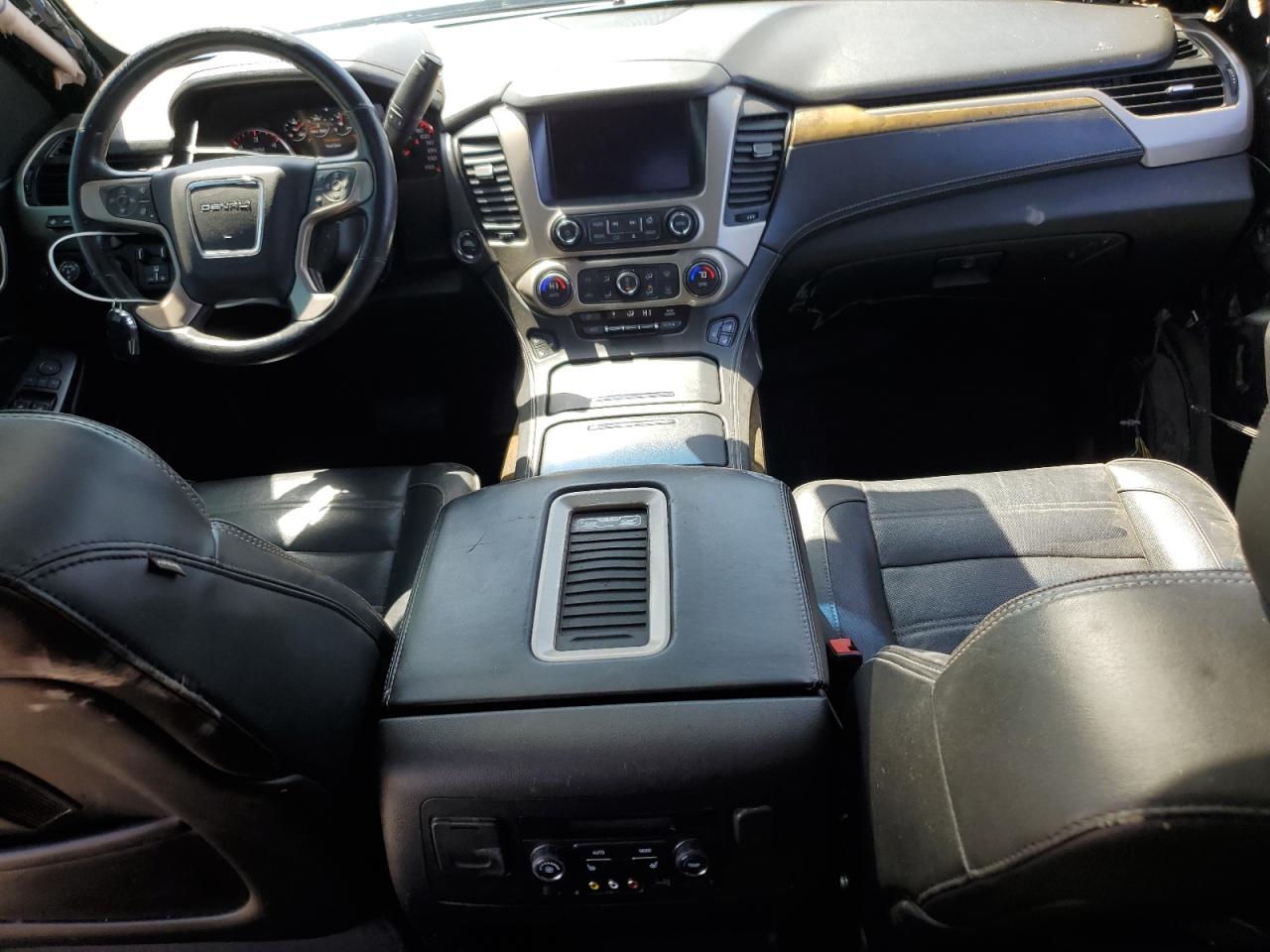 GMC Yukon Denali Image 8