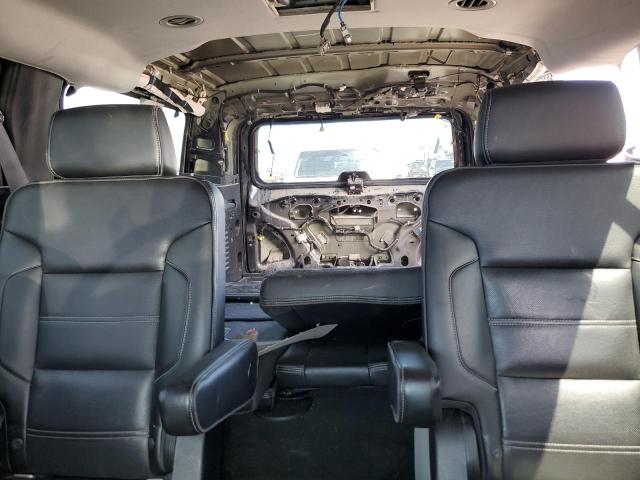 GMC Yukon Denali Image 4
