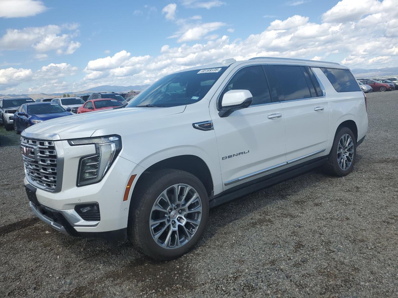 GMC Yukon Denali Image 1