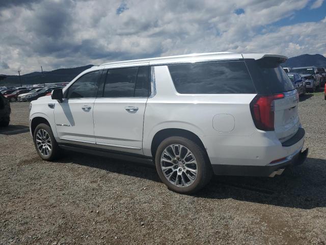 GMC Yukon Denali Image 8