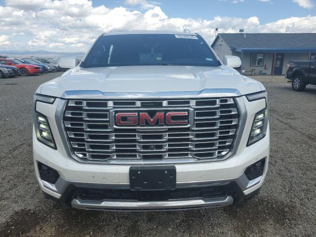 GMC Yukon Denali Image 2