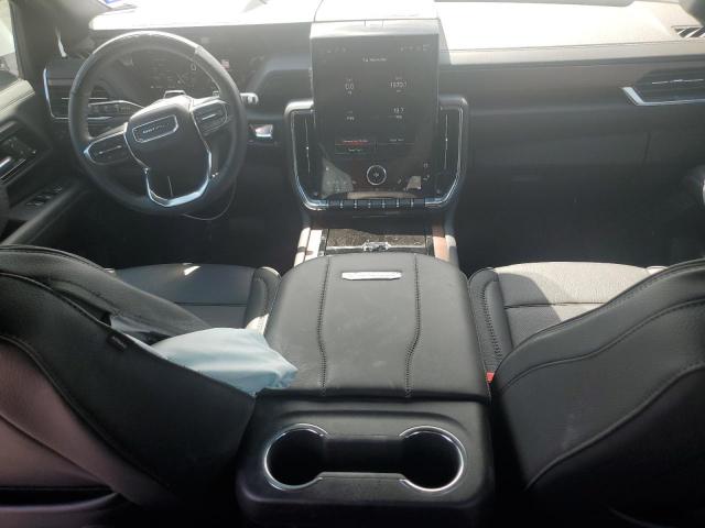 GMC Yukon Denali Image 4