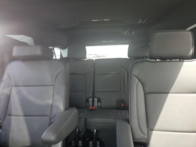 GMC Yukon Denali Image 6