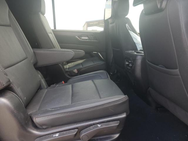 GMC Yukon Denali Image 13