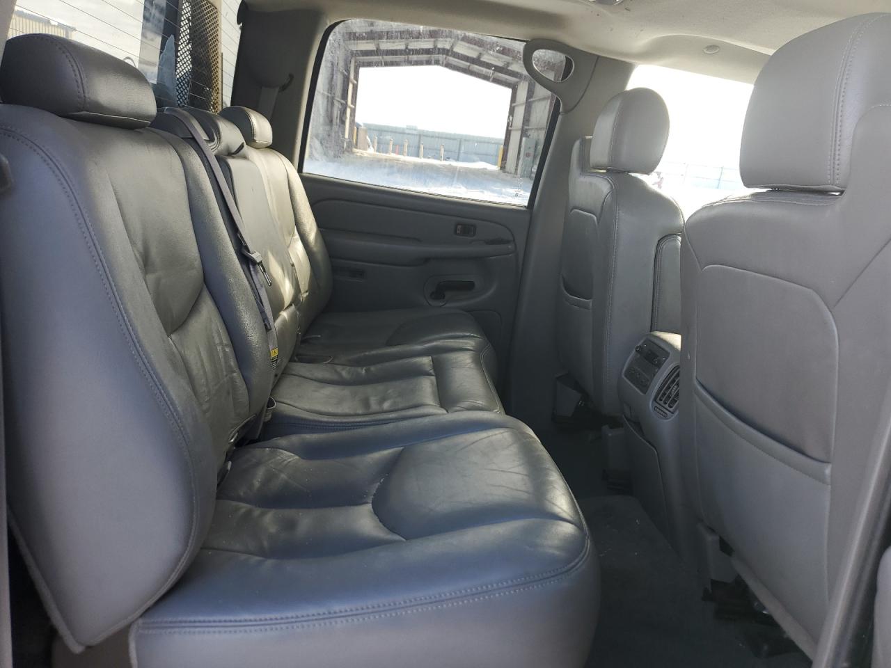 Chevrolet Silverado K1500 Image 12