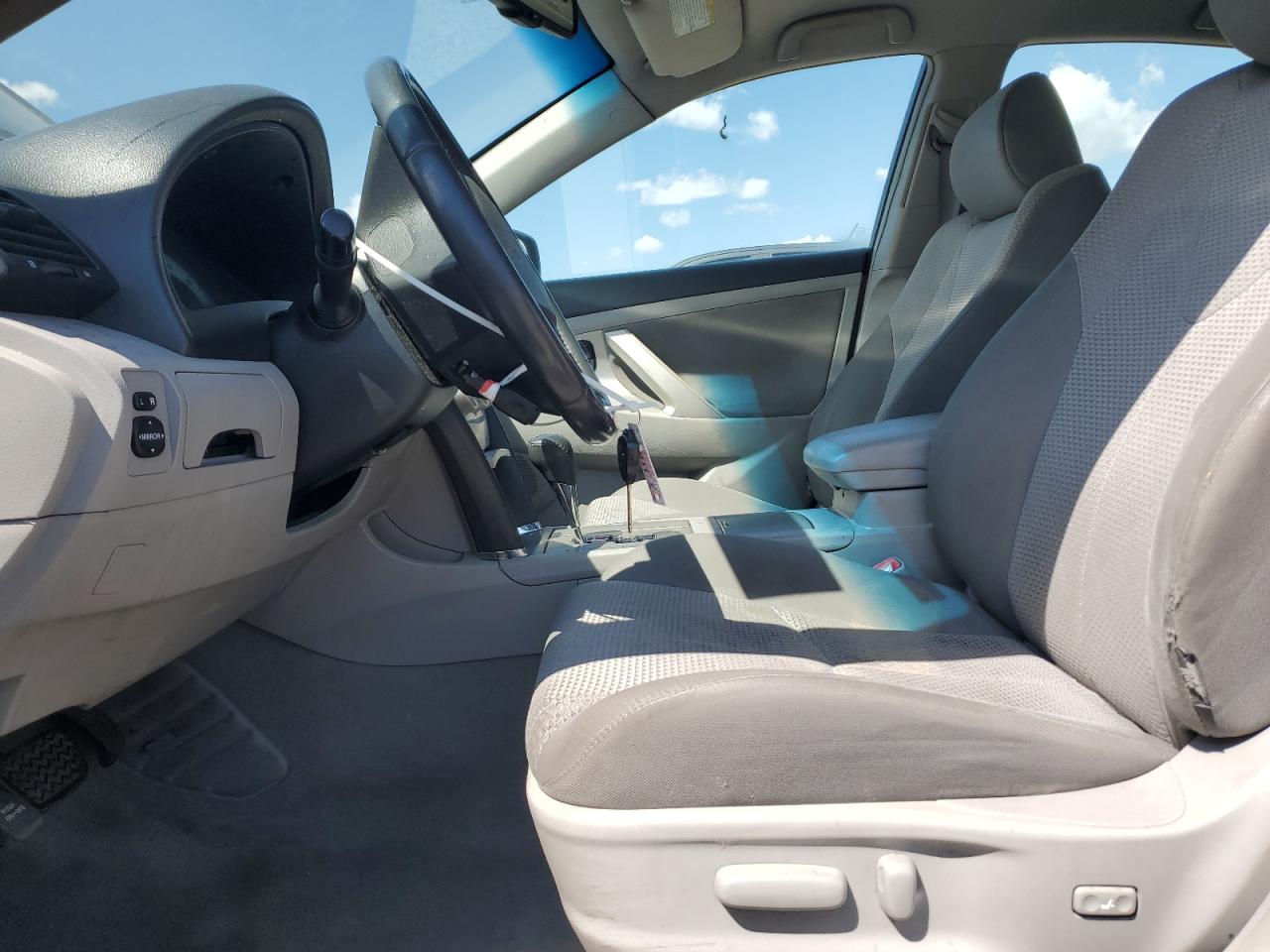 Toyota Camry Ce Image 11