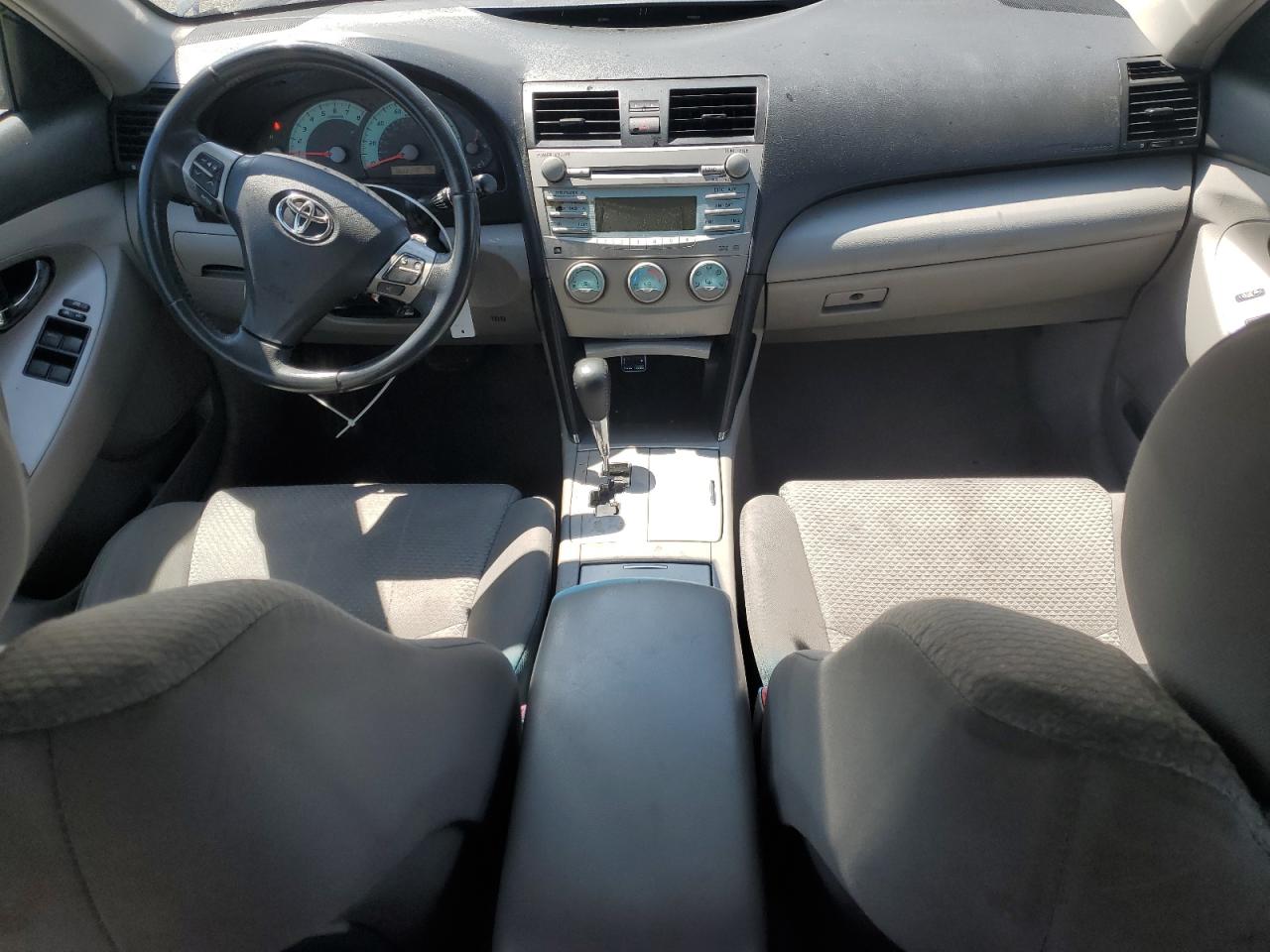 Toyota Camry Ce Image 5