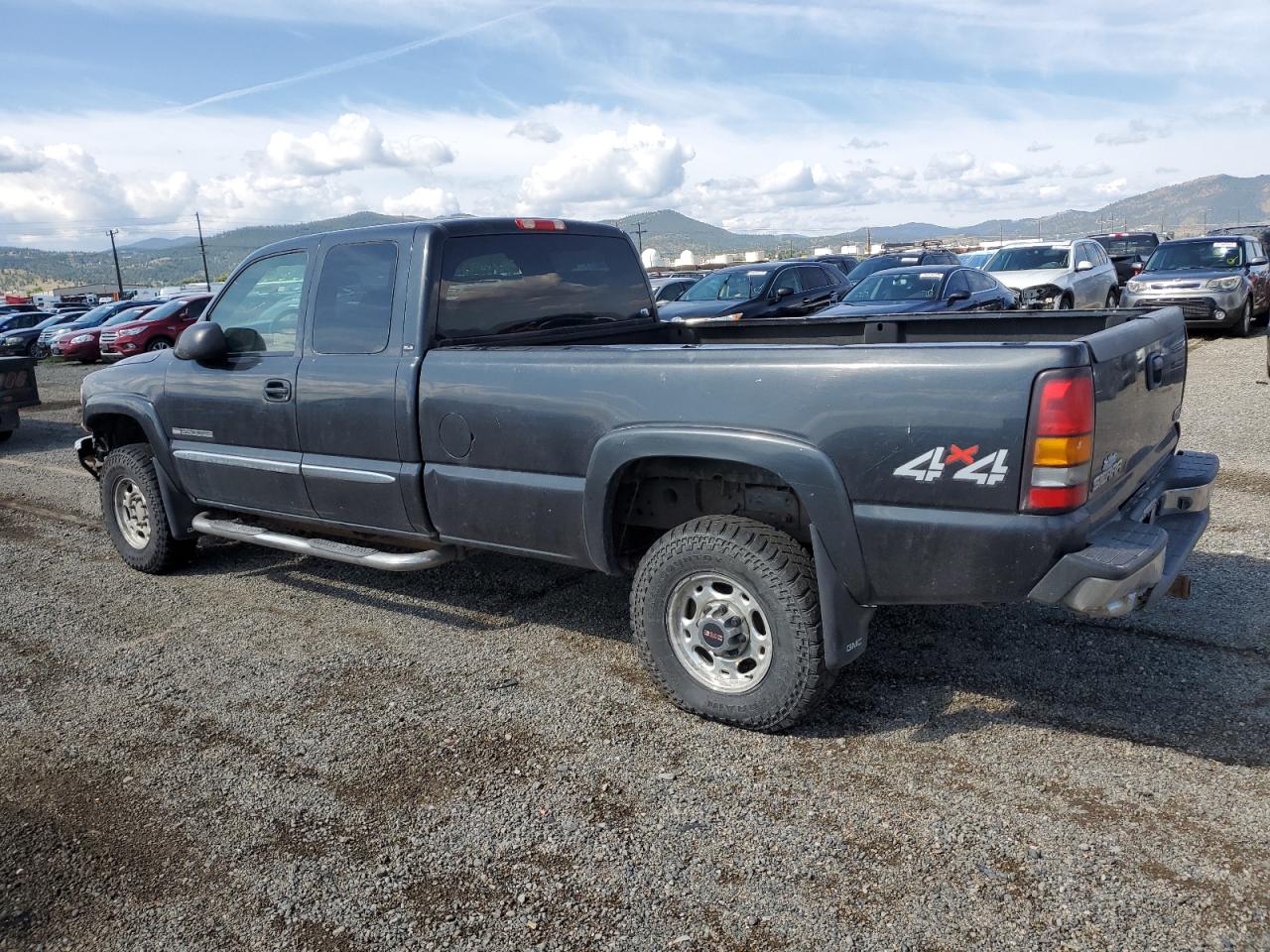 GMC Sierra K2500 Heavy Duty Image 11