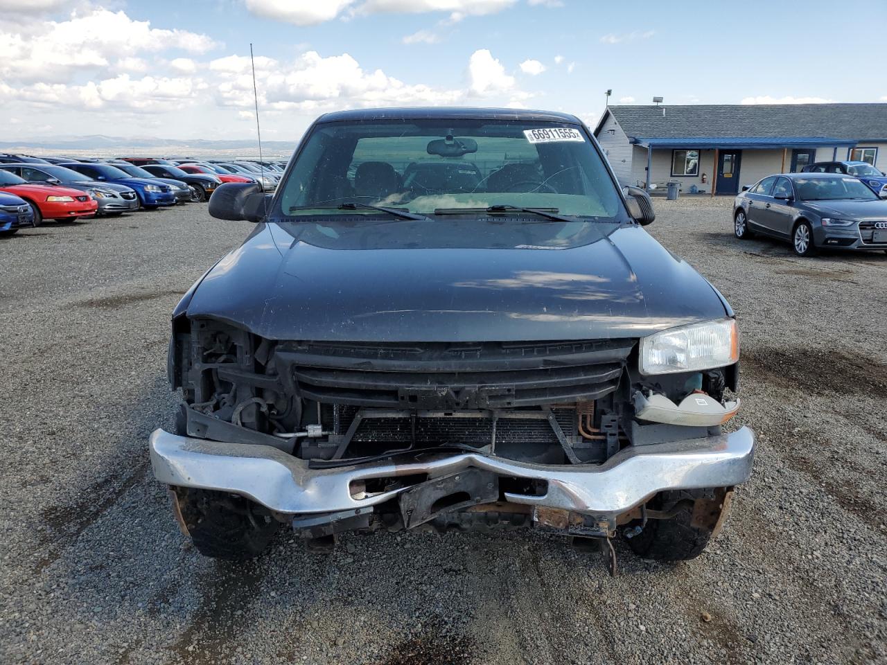 GMC Sierra K2500 Heavy Duty Image 6