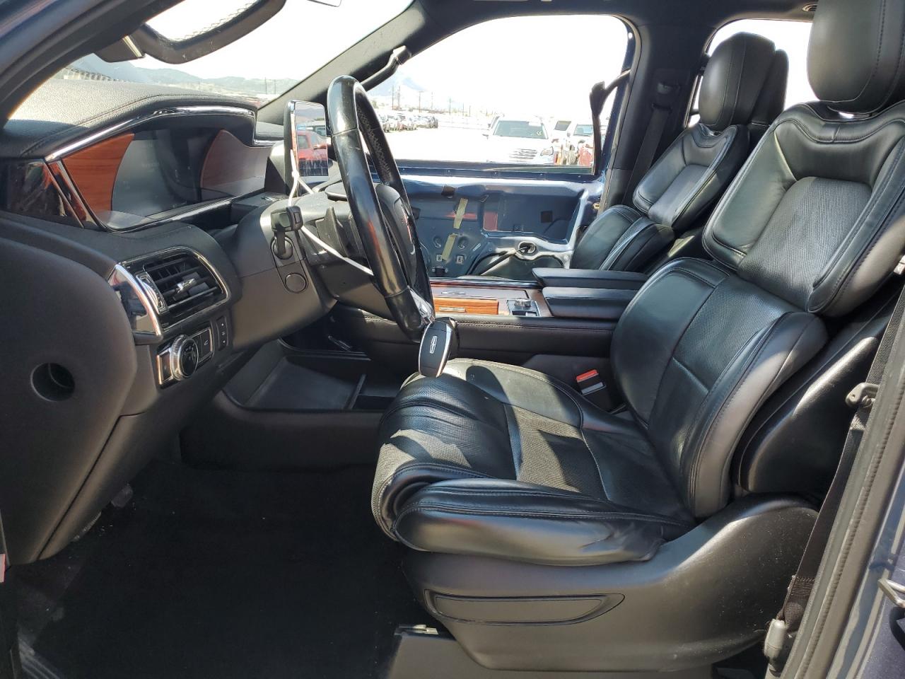 Lincoln Navigator L Reserve Image 7