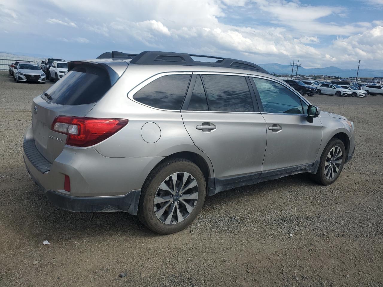Subaru Outback 2.5i Limited Image 2