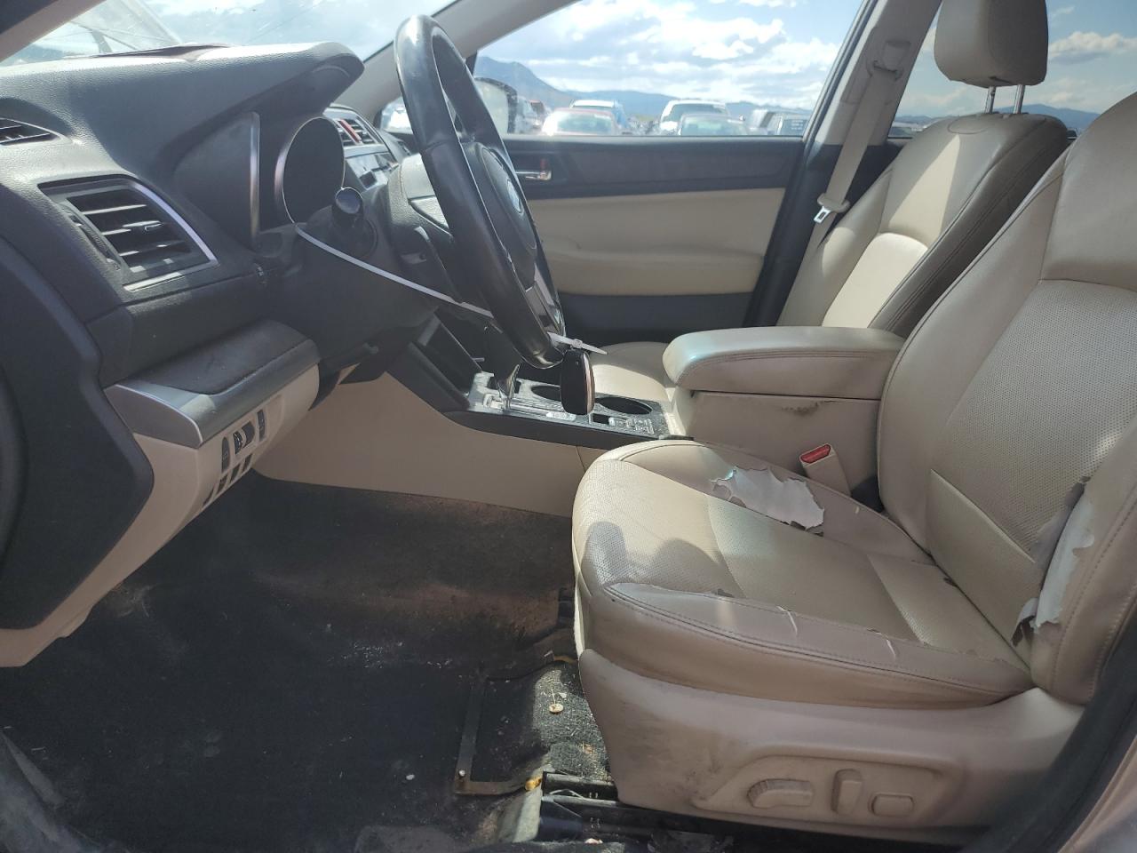 Subaru Outback 2.5i Limited Image 10