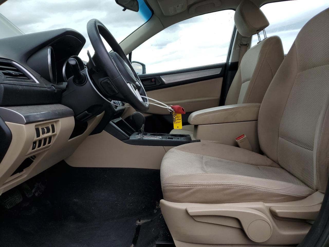 Subaru Outback 2.5i Image 10