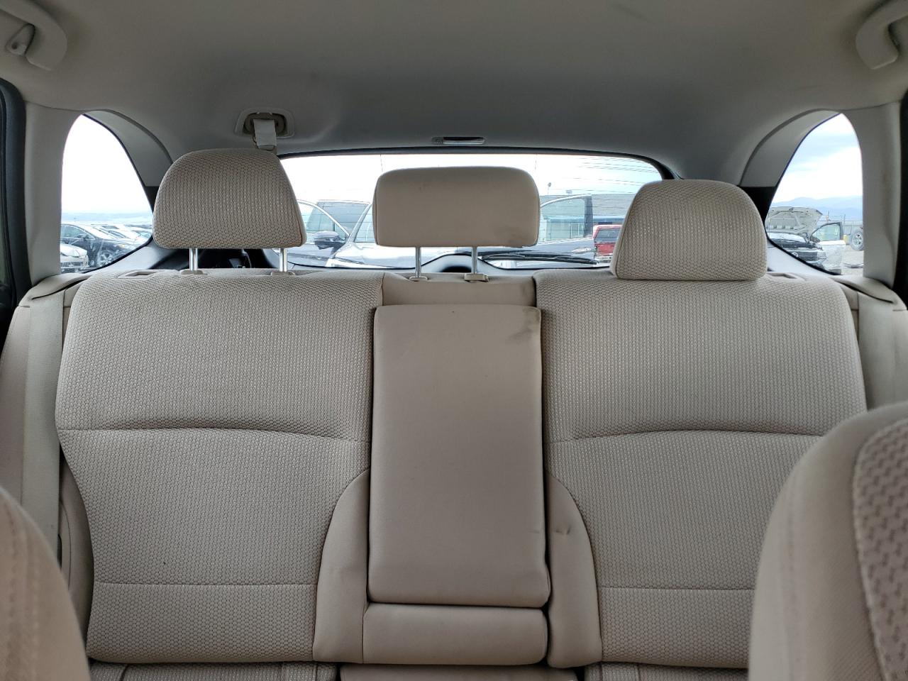 Subaru Outback 2.5i Image 14