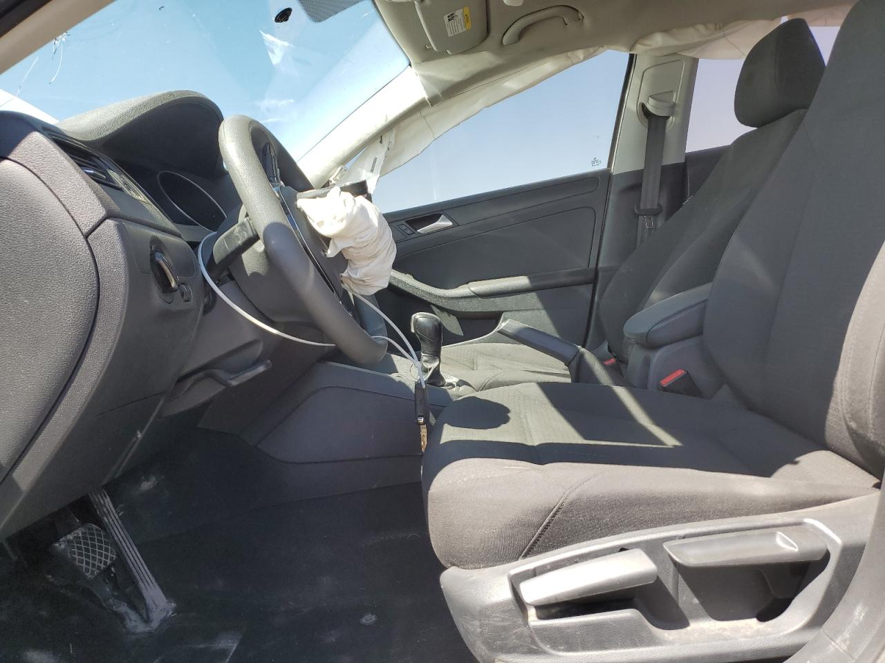 Volkswagen Jetta S Image 6