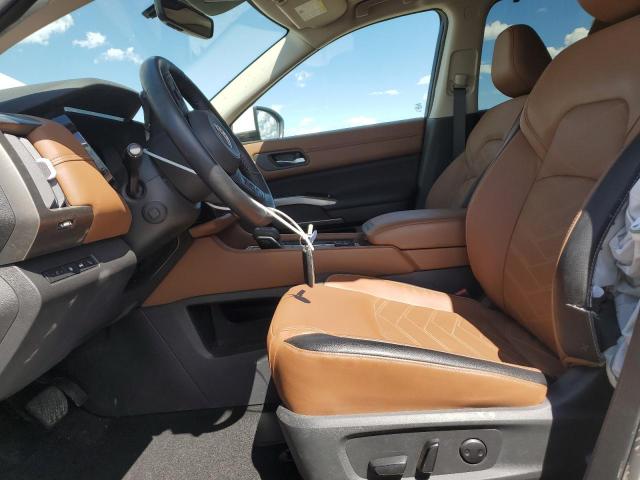 Nissan Pathfinder Platinum Image 8