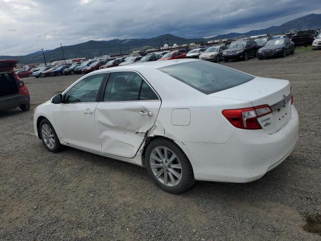 Toyota Camry L Image 2
