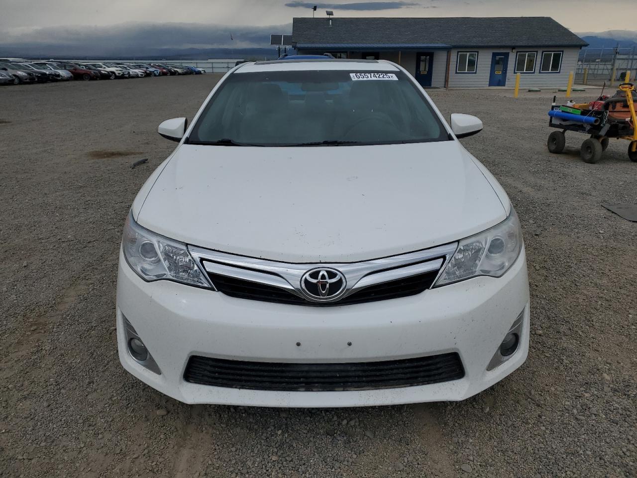 Toyota Camry L Image 12