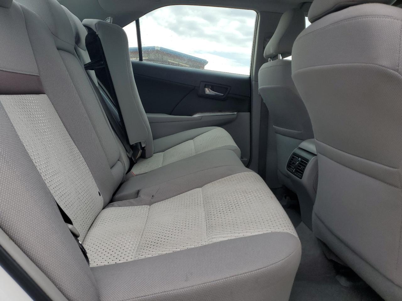 Toyota Camry L Image 5