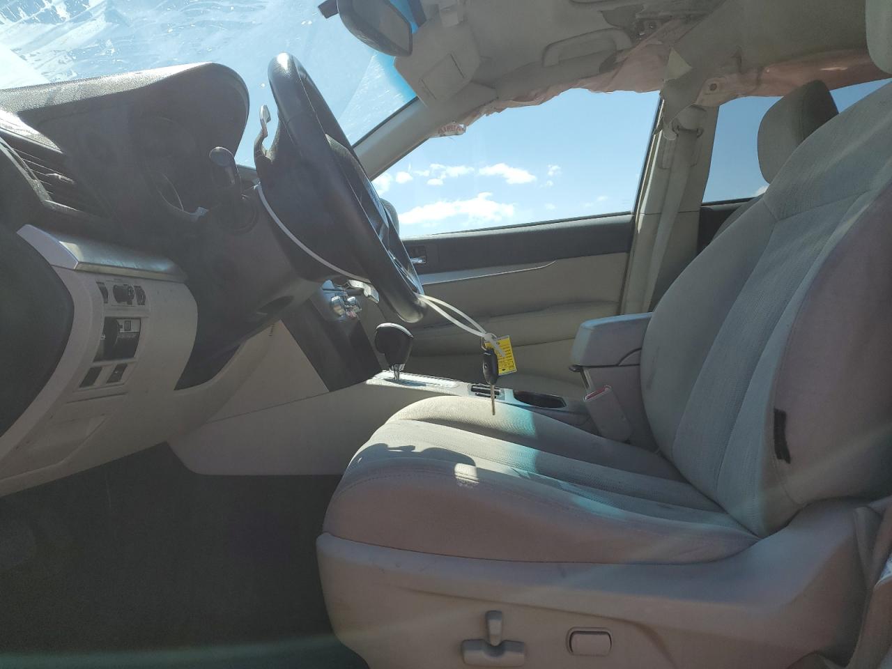 Subaru Outback 2.5i Premium Image 2