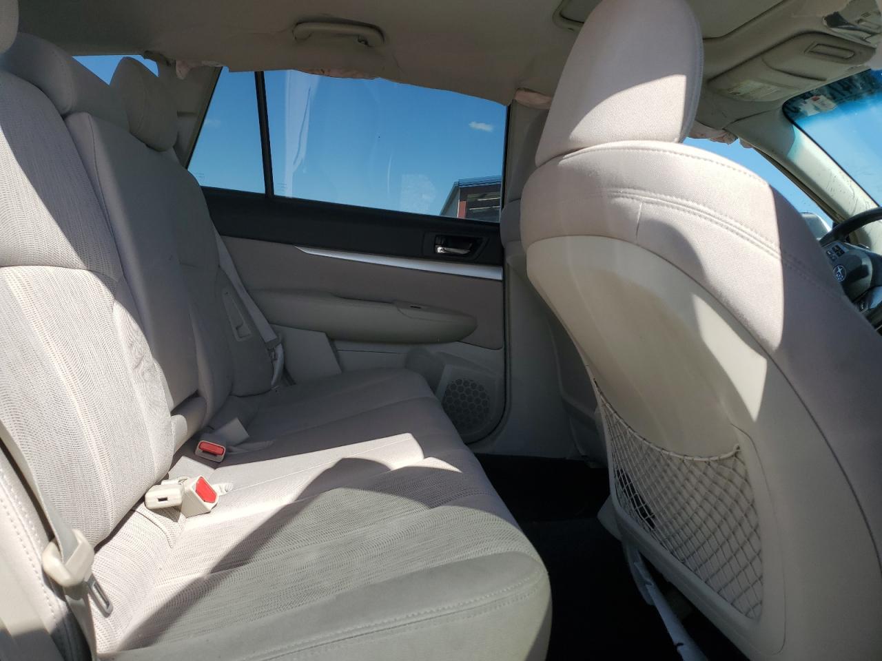 Subaru Outback 2.5i Premium Image 8