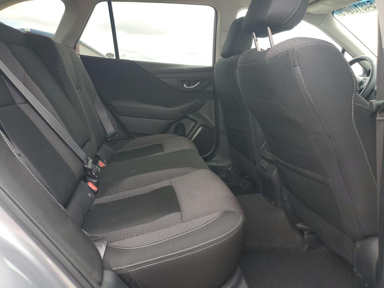 Subaru Outback Premium Image 6